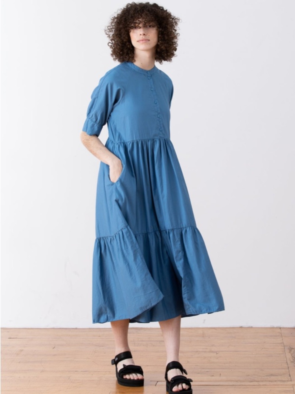 Ali Golden Raglan Tiered Dress in French Blue Women’s Size Small